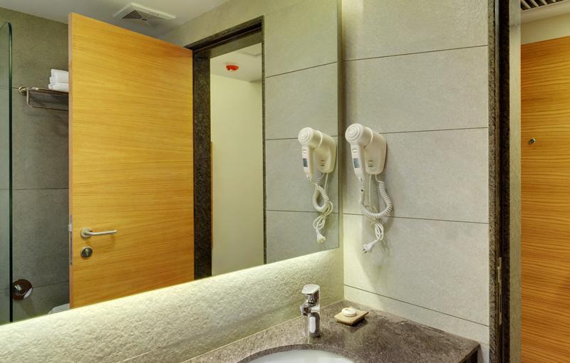 Click Hotel Bhuj Eksteriør billede